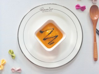 9、南瓜泥,淋上黑芝麻核桃酱