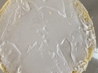 6、爸爸的蛋糕,取一层抹奶油