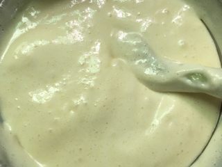 12、奶油海绵蛋糕,同样用翻拌手法。