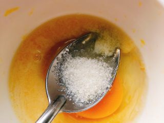 9、橙子蒸蛋-12m➕宝宝辅食,加入半勺糖。