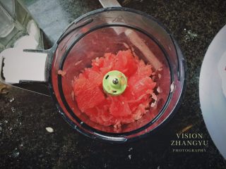 7、夏日西柚MOJITO,西柚打成汁，没错！我用的是辅食机????