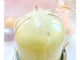 4、小熊松饼,搅打成细腻的泥