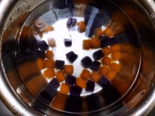 13、芋圆红豆烧仙草,捞出过凉水