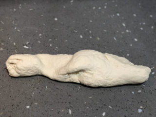 25、清汤牛肉面,揉面