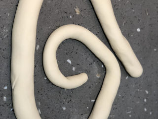 28、清汤牛肉面,搓成长条