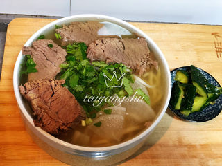 43、清汤牛肉面,加个小菜