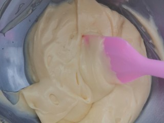 16、麻薯包,糊状即可加入黄油,拌匀即可