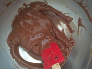 17、麻薯包,从中取出140克左右加入40克黑巧克力,拌匀