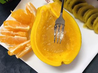 7、木瓜炖燕窝,木瓜容着燕窝的蛋清香,燕窝容着木瓜的瓜果香,简直绝配了????