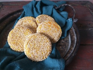 15、南瓜糯米夹心饼,烤好的南瓜饼。