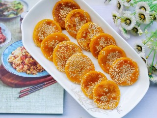 14、奶香南瓜芝麻饼,平底锅就可以搞定。