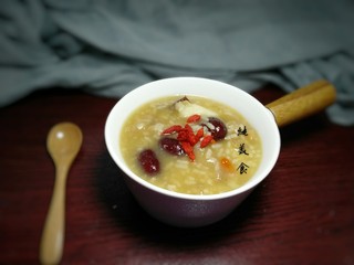 15、荔枝红枣山药枸杞粥,成品图