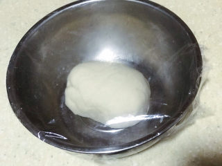 6、“咬春”春饼,盖保鲜膜，发30分钟