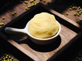 10、自制香糯绿豆馅,可以用来做各种面包，饼子！