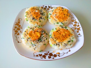 11、米饭鸡蛋山药饼,成品图