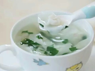 14、快手小馄饨,一碗香喷喷的小馄饨就制作完成啦~