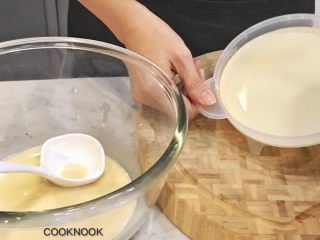 7、秋香栗子千层蛋糕,摇晃至圆形