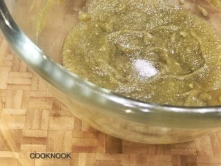 13、秋香栗子千层蛋糕,加入盐调味