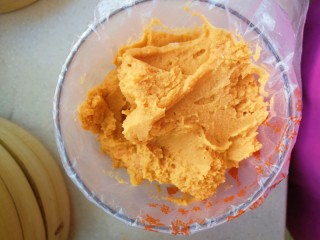 3、红薯干,破壁机打成泥，如果没有机器捣泥过筛也行