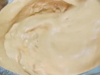 11、红枣枸杞蛋糕,翻拌均匀