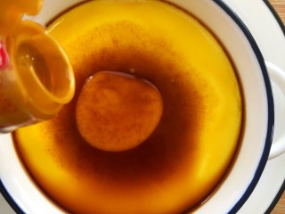 9、炖鸡蛋,少许麻油