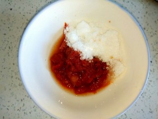 7、菠萝咕咾肉,放入两勺清水