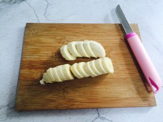 3、芒果香蕉奶昔,切片