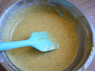 6、咖啡蔓越莓蛋糕,翻拌均匀