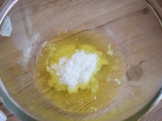 7、咖啡蔓越莓蛋糕,蛋清加入40克白糖