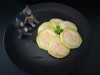 15、西葫芦鲜虾圈,成品