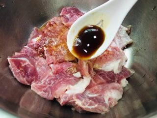 6、烤箱版酥香猪排,一点蚝油。