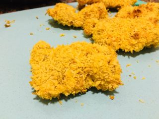 19、烤箱版酥香猪排,取出。