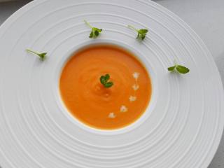 5、早餐+南瓜奶油浓汤,成品，非常美味，淡淡的甜味和奶油味。宝宝和妈妈都会喜欢！