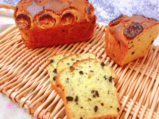 17、奥利奥香蕉磅蛋糕,出炉，晾凉了密封放一夜回油，回完油后的更好吃????