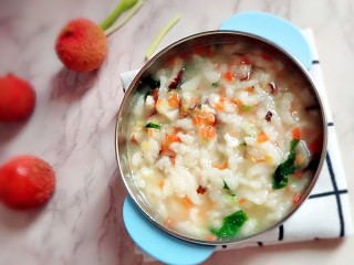 15、#宝宝辅食#杂蔬肉松面线,出锅可加些盐调味（12月龄以下的宝宝不建议添加盐）