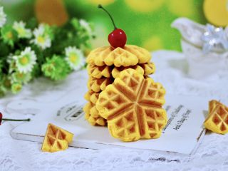 15、南瓜酸奶华夫饼,好吃又营养丰富，搭配上一杯牛奶或是咖啡，都是棒棒哒。