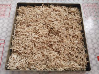 7、香酥猪肉蓉——宝宝辅食,再把肉撕碎一点