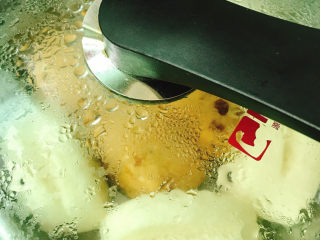 17、红糖红枣馒头,现在18度左右，大概发酵1小时，大火烧开后蒸15分钟