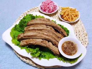 12、手扒排骨,搭配爽口糖醋水萝卜和炸薯条好吃????到醉了