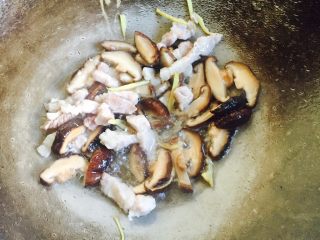 12、长寿面&生日面,中火翻炒片刻