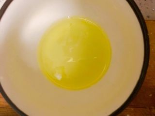 8、西兰花玉米鸡肉糕,蛋清备用