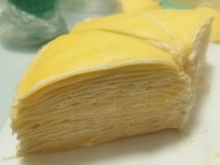 16、榴莲千层蛋糕,然后拿出来切成等份，就可以吃了