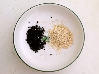 8、牛油果寿司,熟黑白芝麻