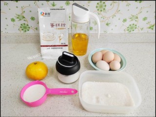 1、海绵蛋糕,准备食材。