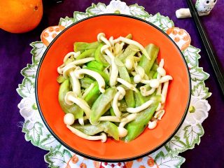 10、丝瓜烩白玉菇,成品