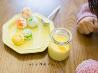 10、辅食8m+ 蛋黄蒸蛋 教你如何做出如布丁般的蒸蛋,孩子很喜欢吃哦