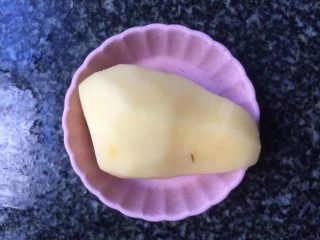 3、鸡肉土豆泥,土豆去皮