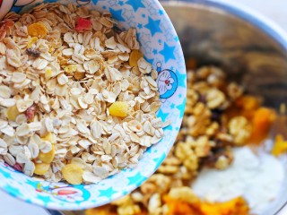 7、超受欢迎的红薯燕麦能量条,燕麦片。