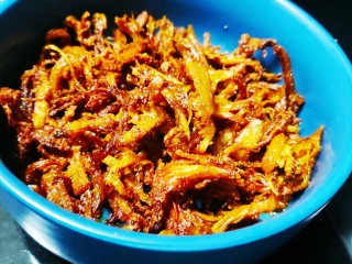 12、爆炒鸡胸肉,再复炸一次