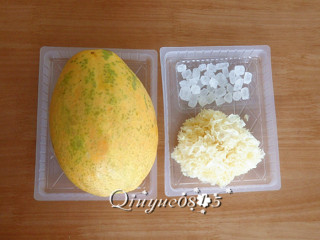 1、冰糖银耳炖木瓜#健康美颜餐#,准备所有